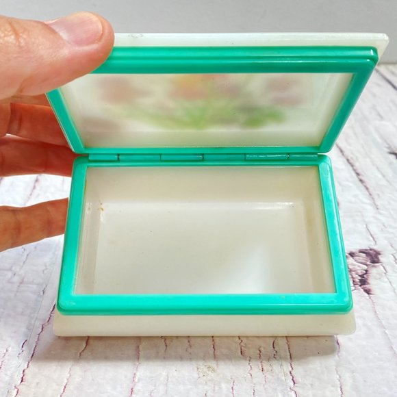 Vintage Jewelry Keepsake Box, Handmade Floral Plastic Trinket Chest - Picture 8 of 10